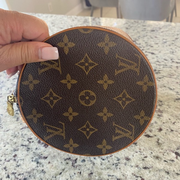 Louis Vuitton Authentic Papillon - Picture 5 of 10
